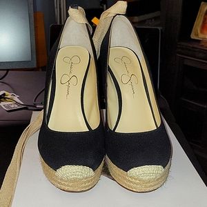 🔥SUPERHAWT 5INCH BLACK WEDGES! #JESSICASIMPSON🔥